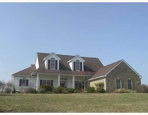 4765 Stonehill Ln photo 1