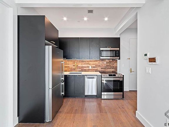 4th image of 97 Varet St #2G