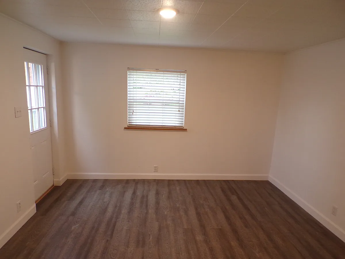 Building Photo - 810 Ruskin Ave