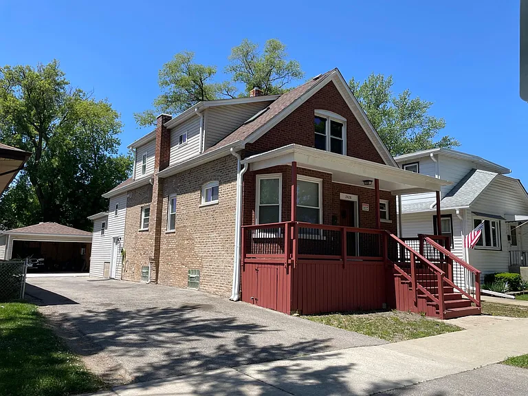 2428 Erie St — Photo 4