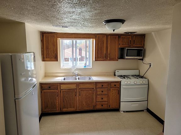3rd image of 11144 Glenn Dr