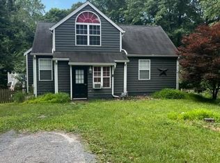 34 Woodlawn Dr, Harpers Ferry, WV 25425