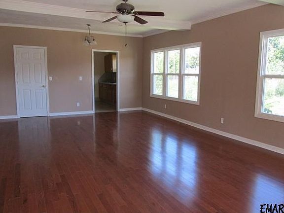 2nd image of 420 E Oak Ave