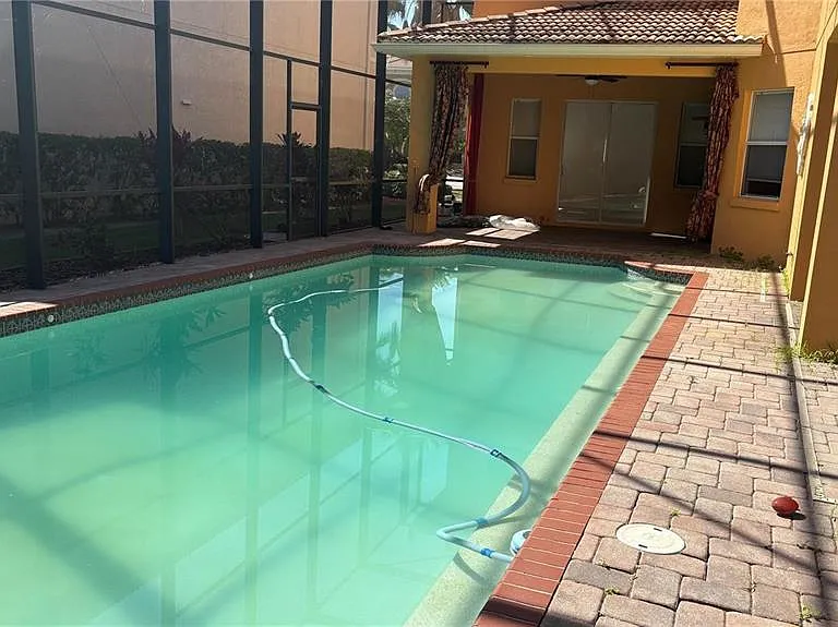 10547 Martinique Isle Dr — Photo 34