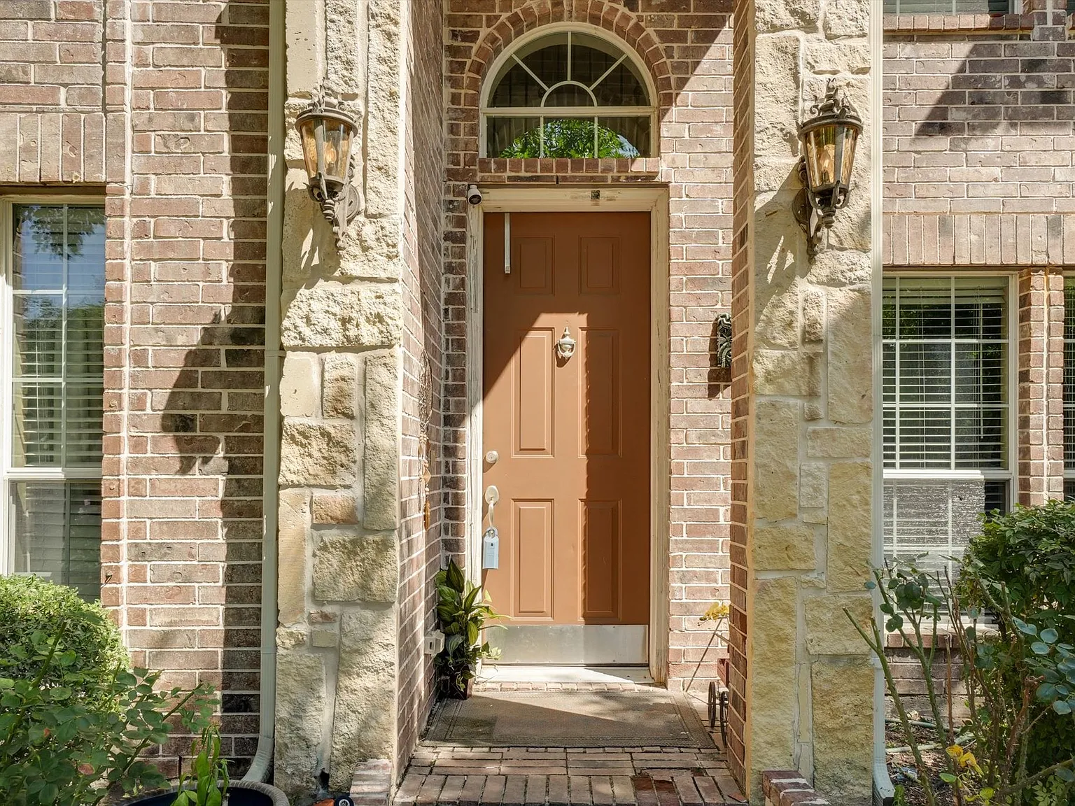 5 bed, 3614 sqft, $3,500 — Photo 3