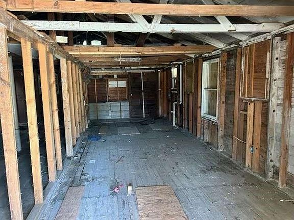5th image of 1315 52nd St