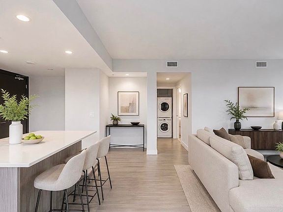 5th image of 6533 Buswell St #701