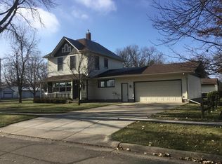 332 3rd Ave, Wanamingo, MN 55983