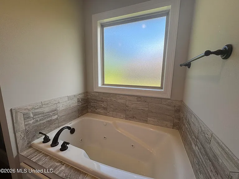 102 Rotherfield Pl — Photo 19