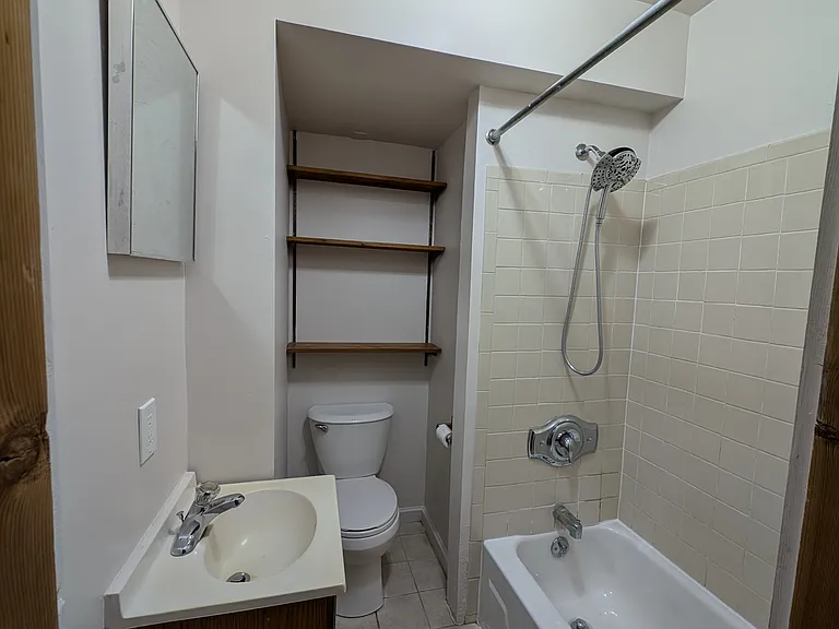 14 Oxford St #5 — Photo 16