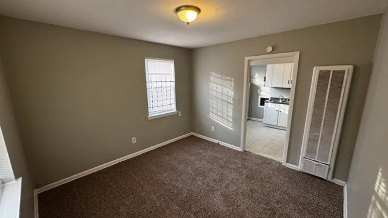 2 bed, 1.0 bath, 625 sqft, $695 — Photo 3