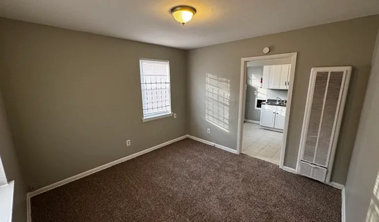 832 Whitford Pl — Photo 3