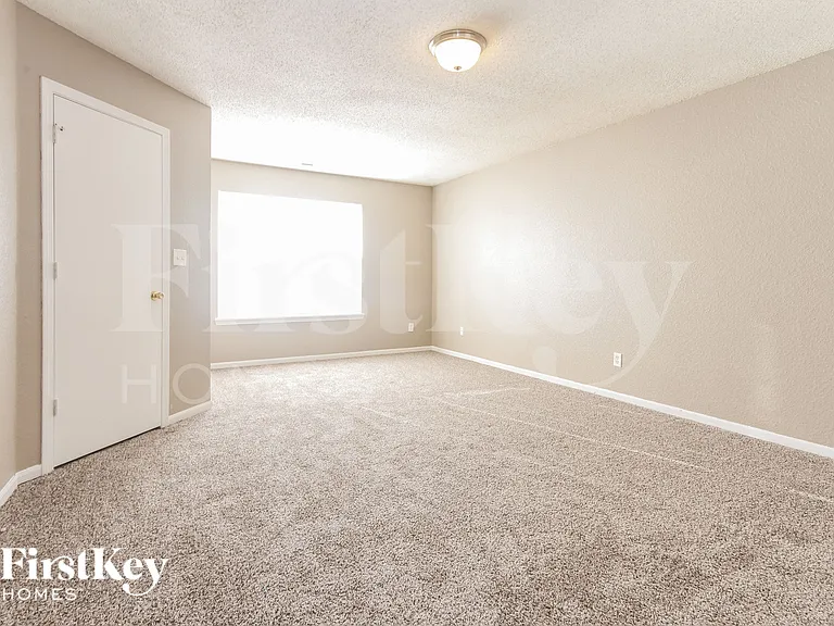 1820 Long Lake Dr — Photo 6