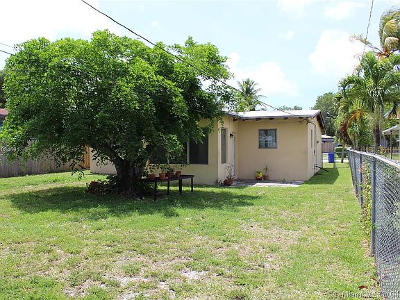 2nd image of 1271 NE 153rd St