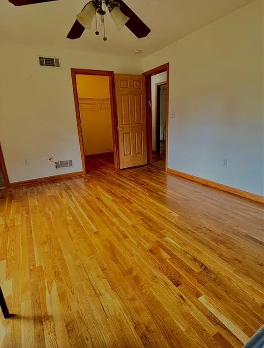 3 bed, $3,200 — Photo 2