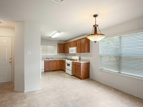 4th image of 400 Bull Creek Pkwy #4-1