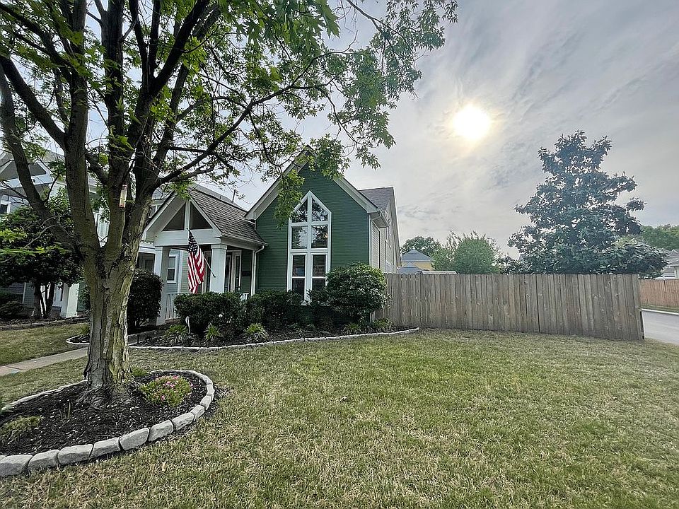 2nd image of 1209 Island Pl E