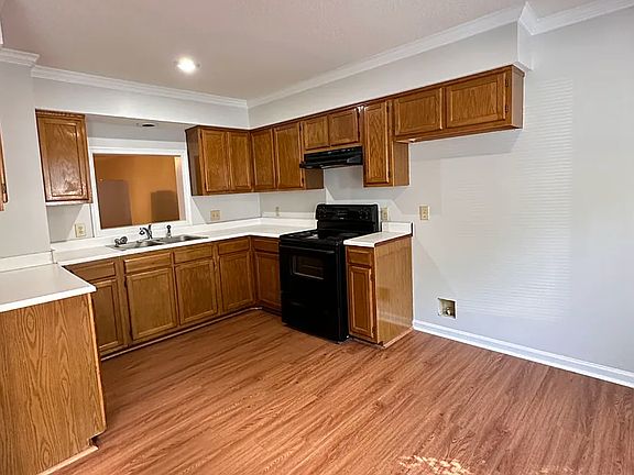 3rd image of 268 Beechtree Dr