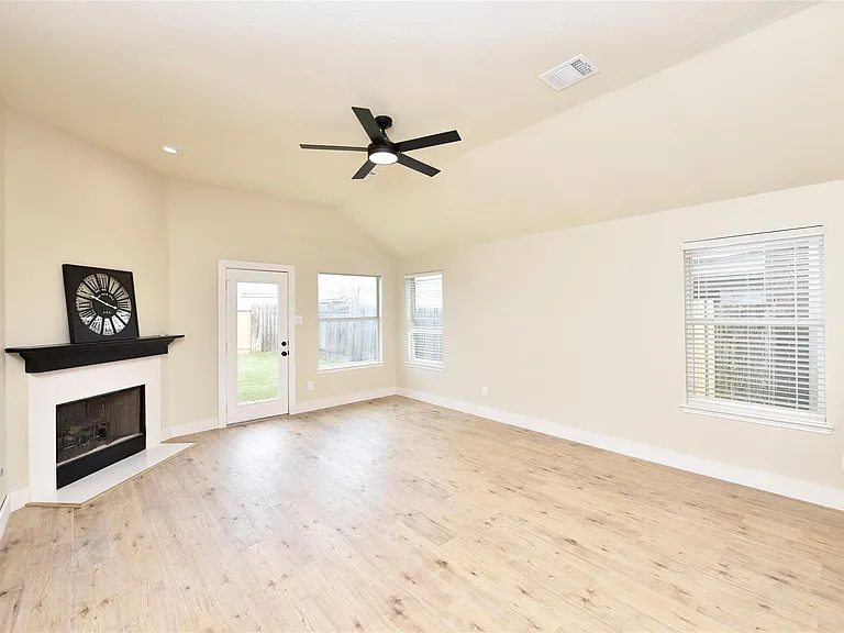 7715 Butler Lakes Ct — Photo 7