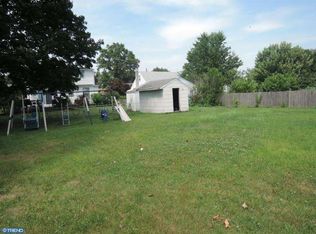 34 Monroe Dr, Hamilton, NJ 08619