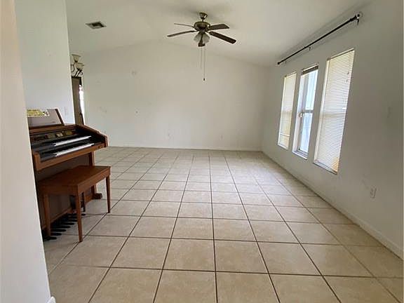 5th image of 2613 Monza Dr