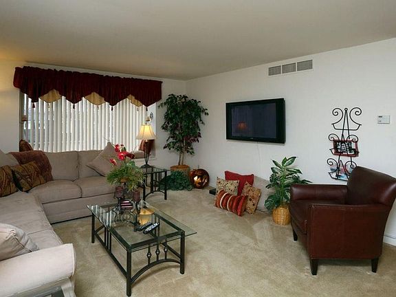 4th image of 159 Palmdale Dr
