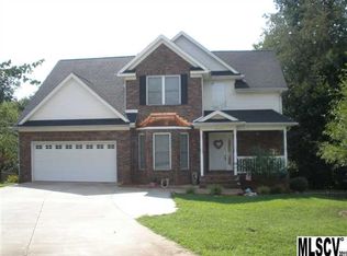 2637 Ironwood Dr, Hickory, NC 28602