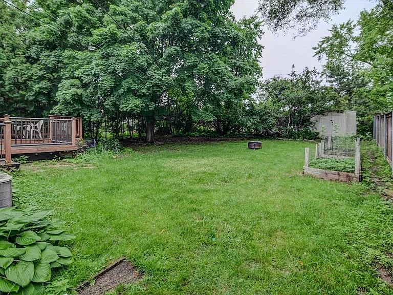 10 Bradford Ln — Photo 9