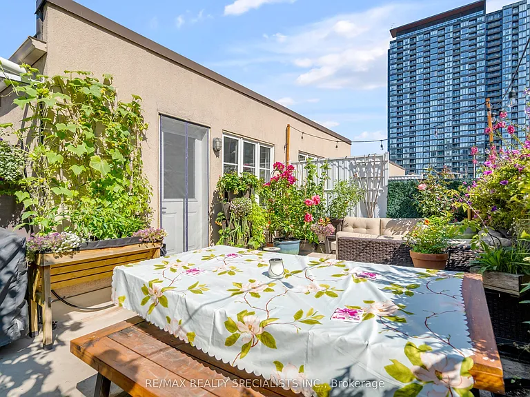 54 E Liberty St #1013 — Photo 32