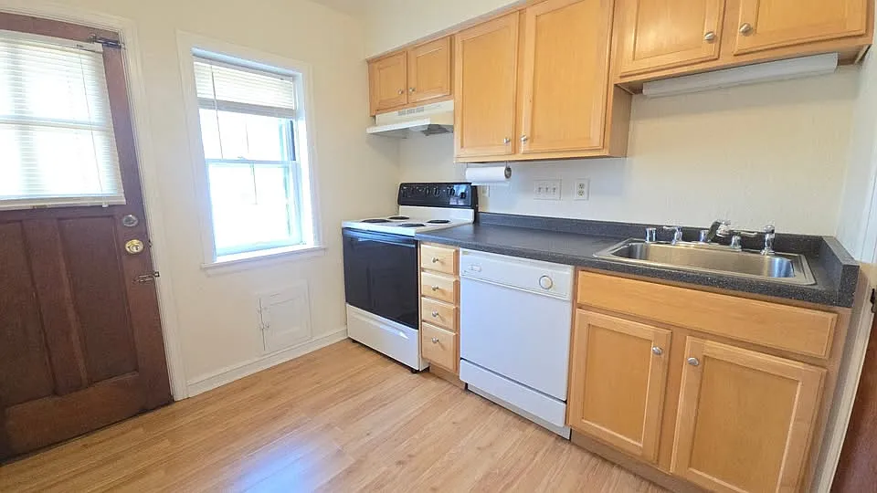 1 bed, $1,025 — Photo 2