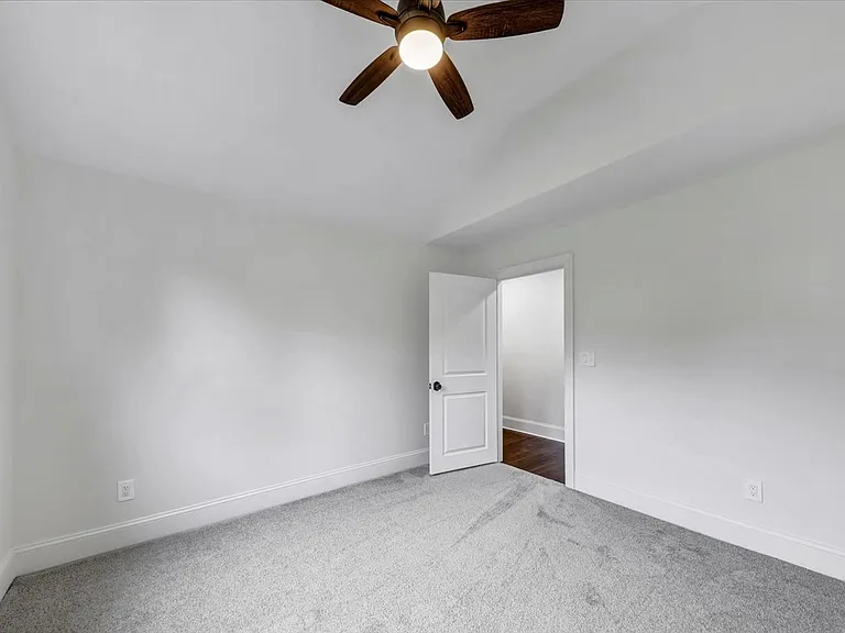 212 S Broad St SW — Photo 14