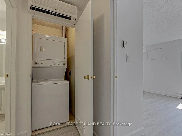 733 Deveron Cres #212 — Photo 16