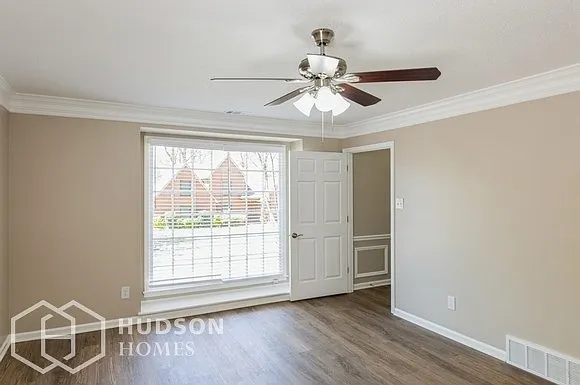 364 Locust Grove Dr — Photo 4