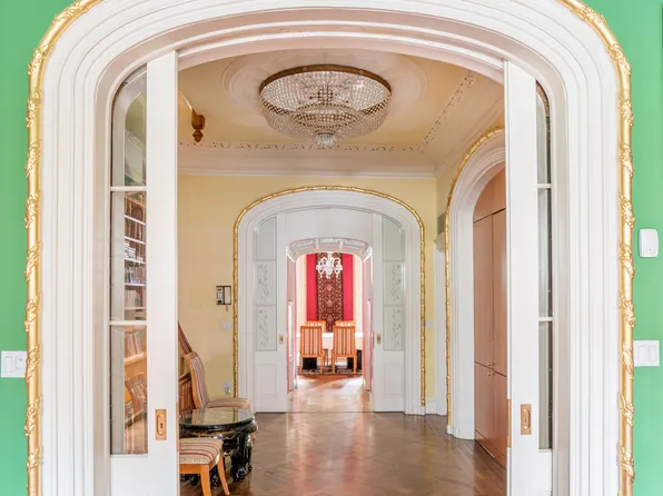 114 East 30th Street image 1 of 9