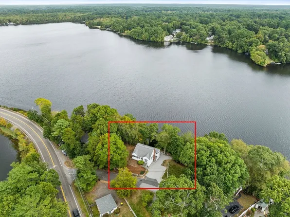 47 White Island Rd, Halifax, MA 02338