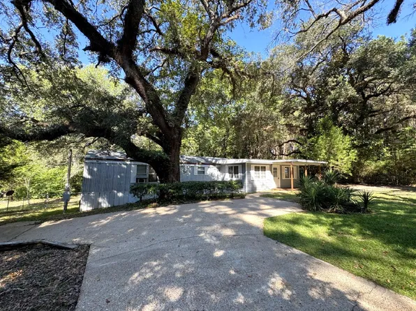 403 N Pitzer St, Colmesneil, TX 75938