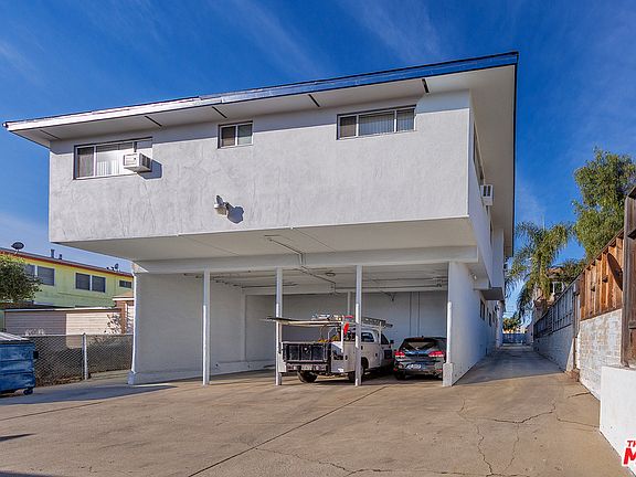 4th image of 136 N Hillcrest Blvd