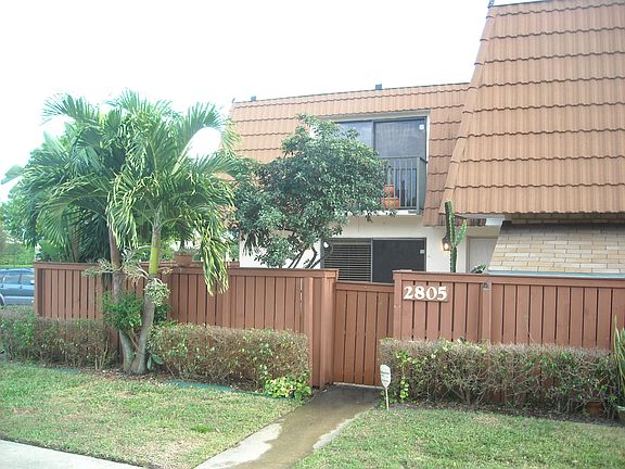5th image of 2805 SW 11th Pl