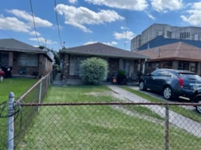 1st image of 638 S Gayoso St