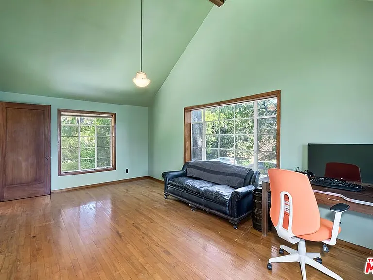 515 N Kenter Ave — Photo 20