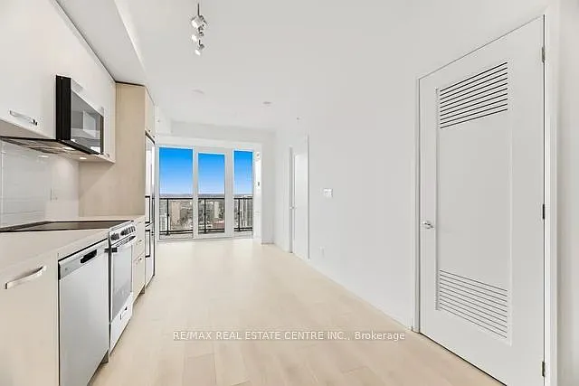 75 James St S #2801 — Photo 11