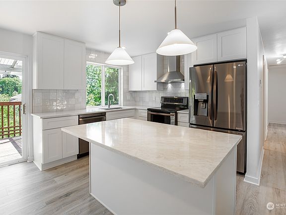 4th image of 33616 55th Avenue S