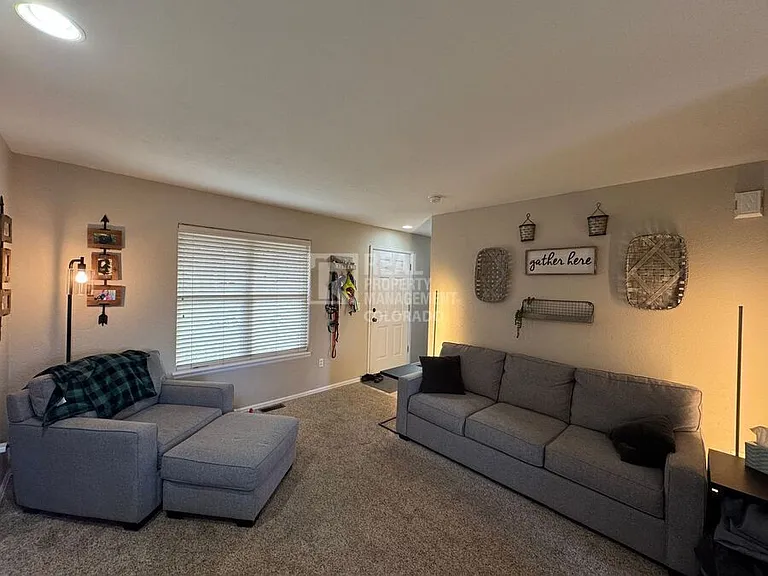 1615 S Chester Ct — Photo 3