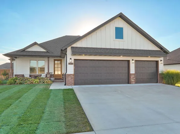 4221 N Venice Avenue, Ozark, MO 65721