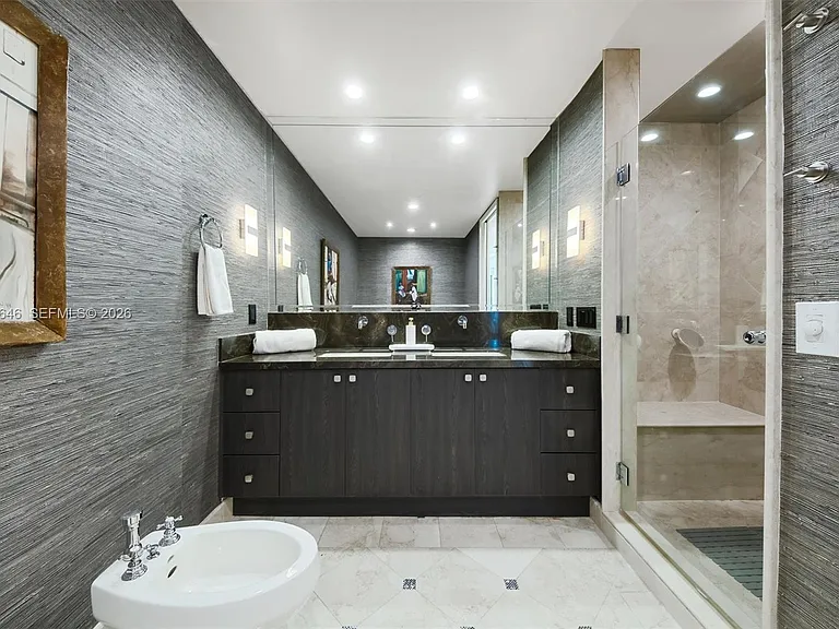 100 S Pointe Dr #702 — Photo 24