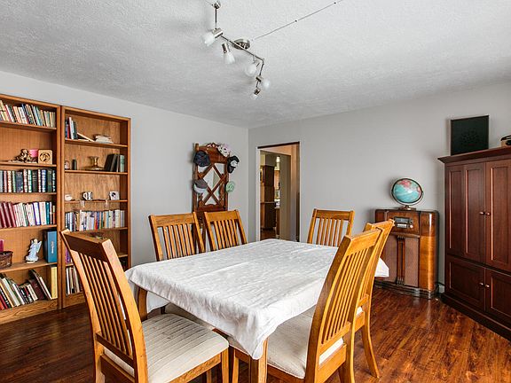 5th image of 3012 Charleston St NE