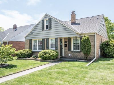 3227 N 79th St, Milwaukee, WI, 53222