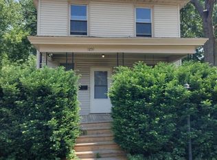 1231 S Maple Ave, Freeport, IL 61032