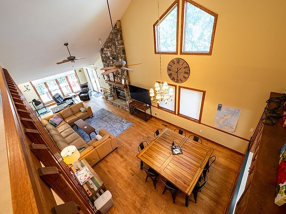 4th image of 10683 Woodcrest Ln #1106