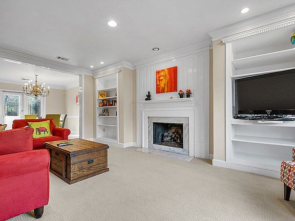 5th image of 8 Plantation Dr NE